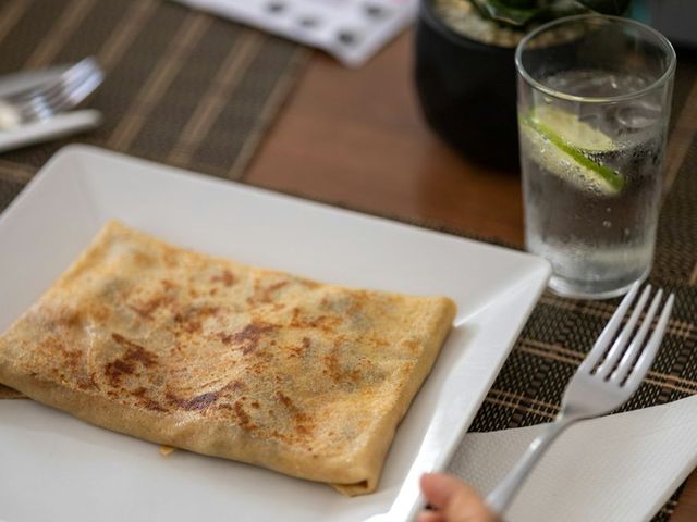 Crepioca de frango com queijo