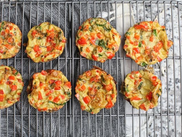 Muffin de ovos com legumes