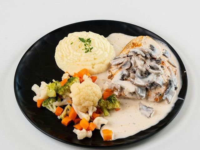 Strogonoff de frango com iogurte